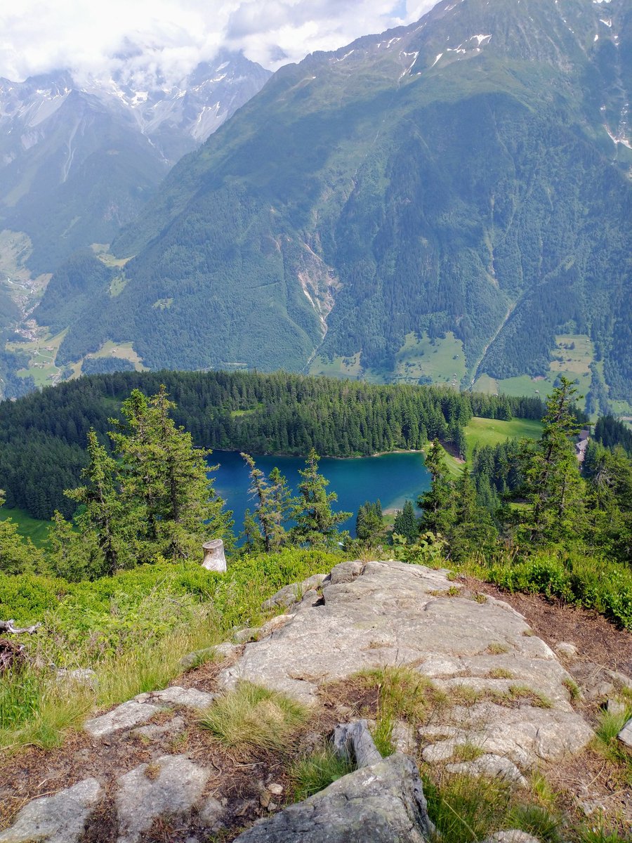 HikingSchweiz's tweet image. A walk to the Sunniggrathütte (1,978m), which sits on a sunny ledge - hence the name - high above the Reusstal in Canton Uri, Switzerland 🇨🇭