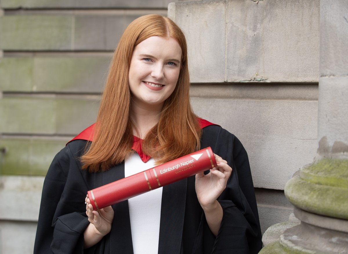 EdinburghNapier's tweet image. ⭐ | A new #EdNapier graduate feels as though she has achieved the impossible by graduating with first class honours – after a series of frightening seizures left her studies in doubt.

Business Management student Emma Sullivan suddenly began experiencing convulsive episodes in…