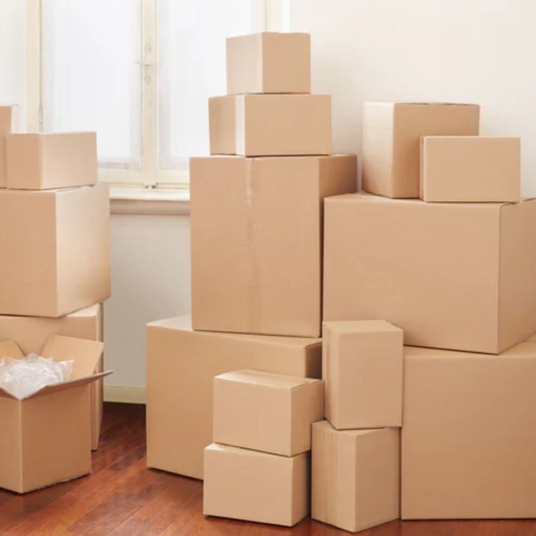 packingsoluk's tweet image. 📦 Tired of office clutter? Small cardboard boxes make organizing supplies simple &amp;amp; space-saving! ✨
✅ Tidy desk
✅ Sorted stationery
✅ Eco-friendly too
📲 shorturl.at/3rlMs
#OfficeHacks #OrganizationTips #PackingSolution