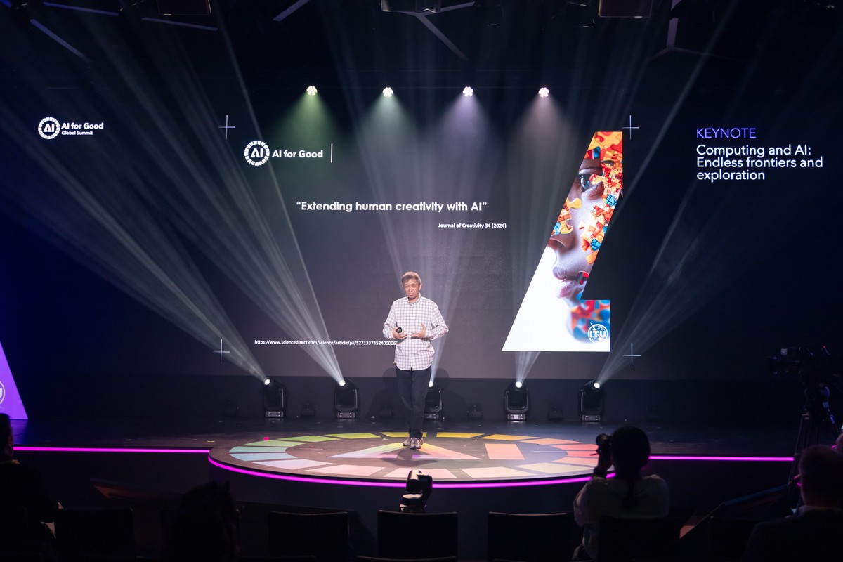 AIforGood's tweet image. The #AIforGood Global Summit continued this morning on Center Stage at the AI Standardization Exchange, exploring how AI #standards, #computing, and human-AI collaboration can shape a trusted and innovative future.
This morning’s sessions featured:
👉 AI Standards: Building…