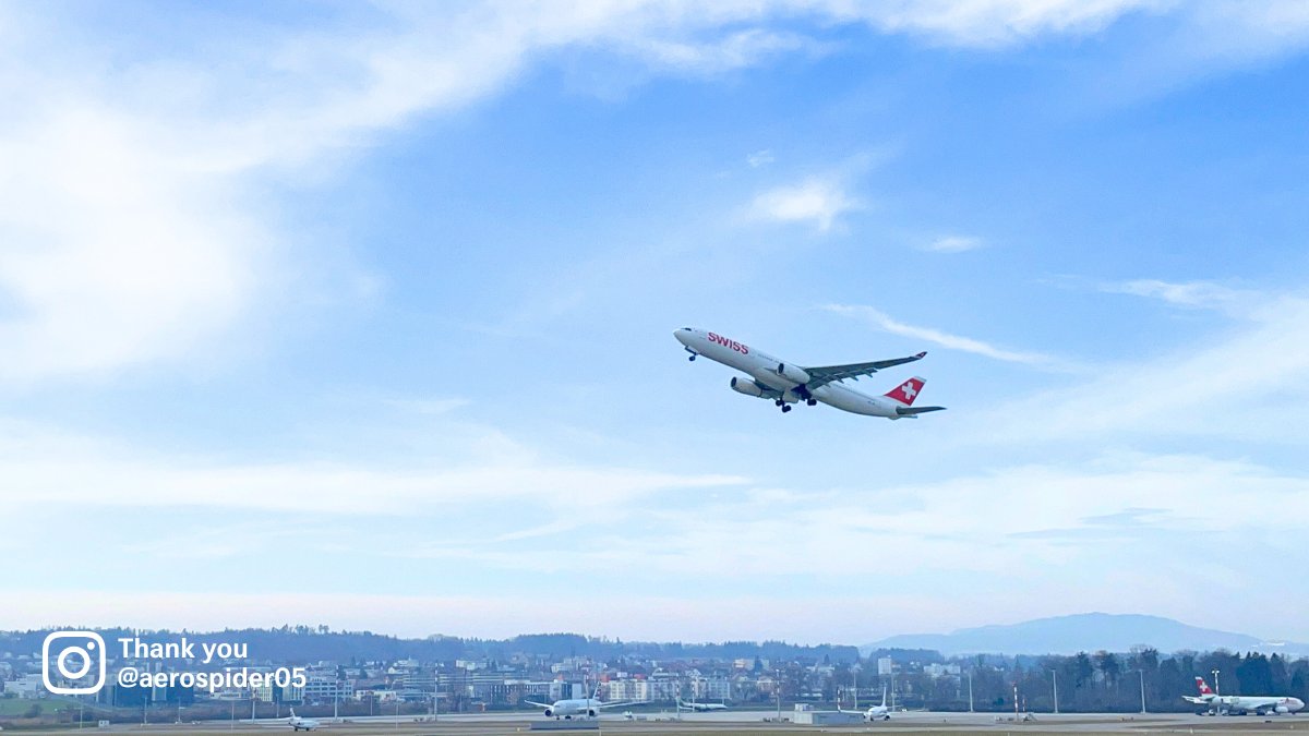 FlySWISS's tweet image. Aircrafts on the move, ready for the next great getaway. What is your summer destination this year? ✈️☀️
Share your pictures with #flyswiss for the chance to get featured. #repostsoftheweek #repost