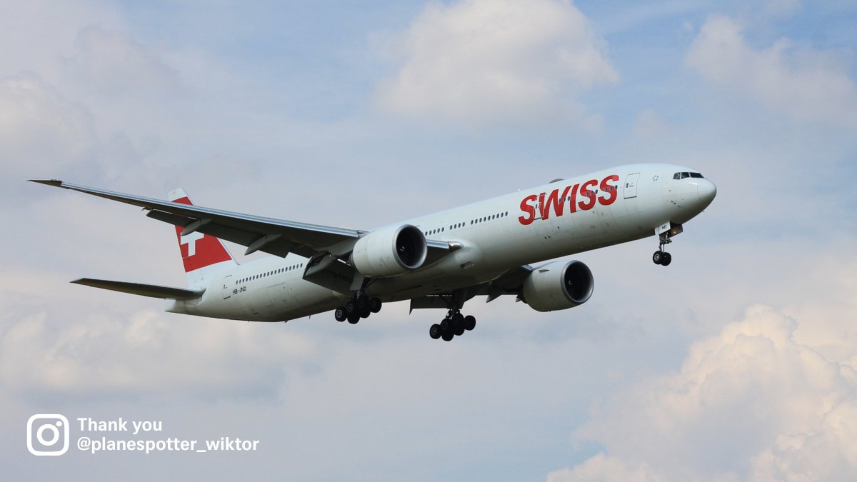 FlySWISS's tweet image. Aircrafts on the move, ready for the next great getaway. What is your summer destination this year? ✈️☀️
Share your pictures with #flyswiss for the chance to get featured. #repostsoftheweek #repost