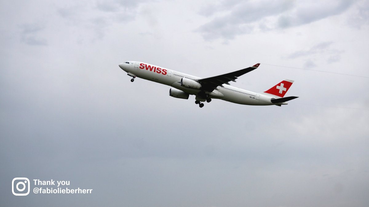 FlySWISS's tweet image. Aircrafts on the move, ready for the next great getaway. What is your summer destination this year? ✈️☀️
Share your pictures with #flyswiss for the chance to get featured. #repostsoftheweek #repost