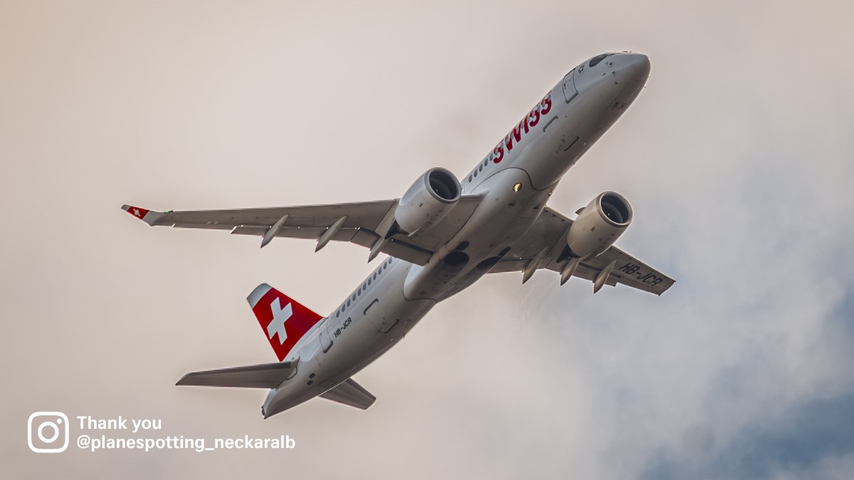 FlySWISS's tweet image. Aircrafts on the move, ready for the next great getaway. What is your summer destination this year? ✈️☀️
Share your pictures with #flyswiss for the chance to get featured. #repostsoftheweek #repost