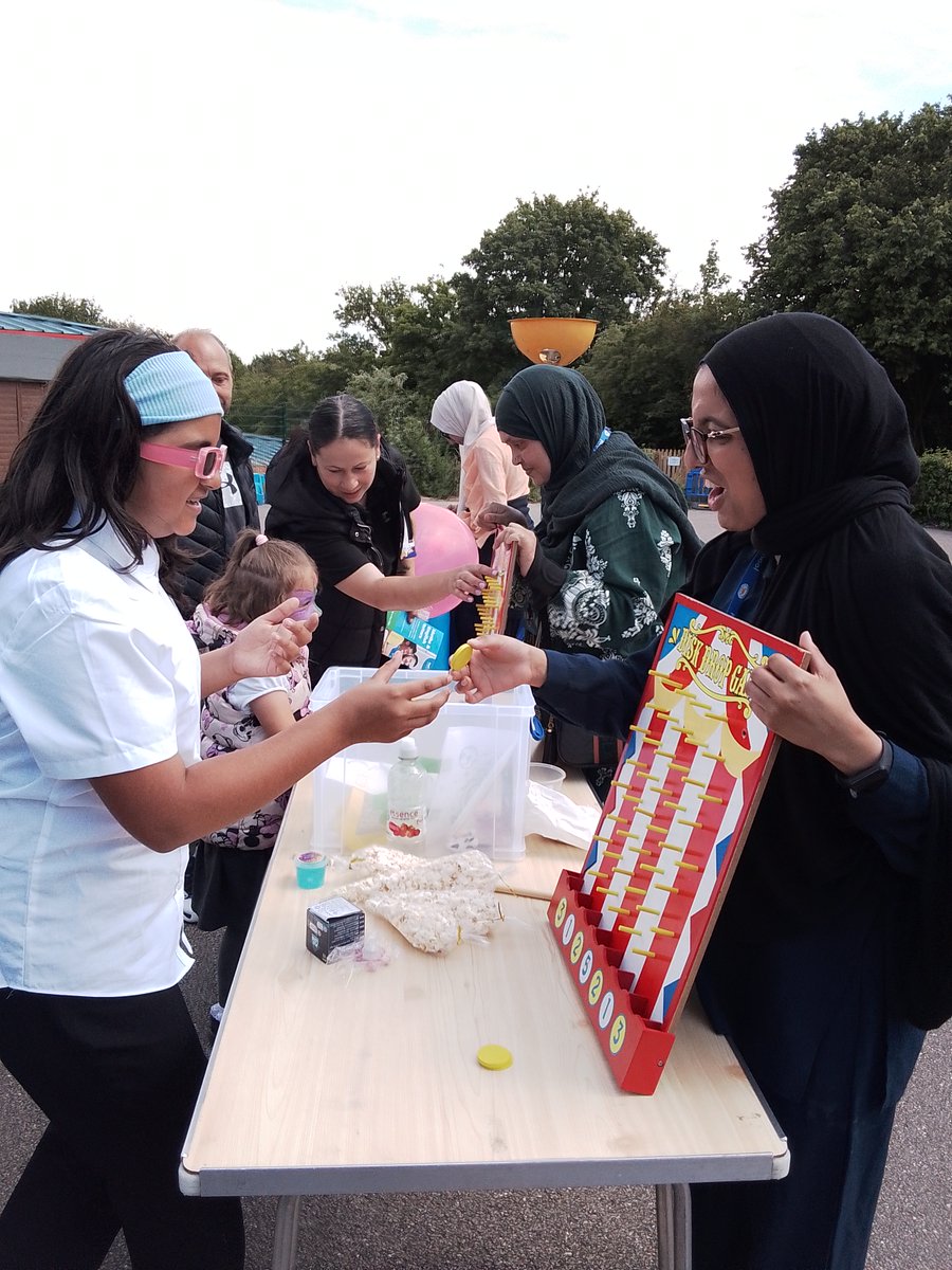 It's so lovely to see the Foxdell family come together for our annual school fair. We managed to raise a whopping £1866.85! A massive thank you to everyone who helped and came along to support our fabulous school 🥳😃🎈🍕🥤