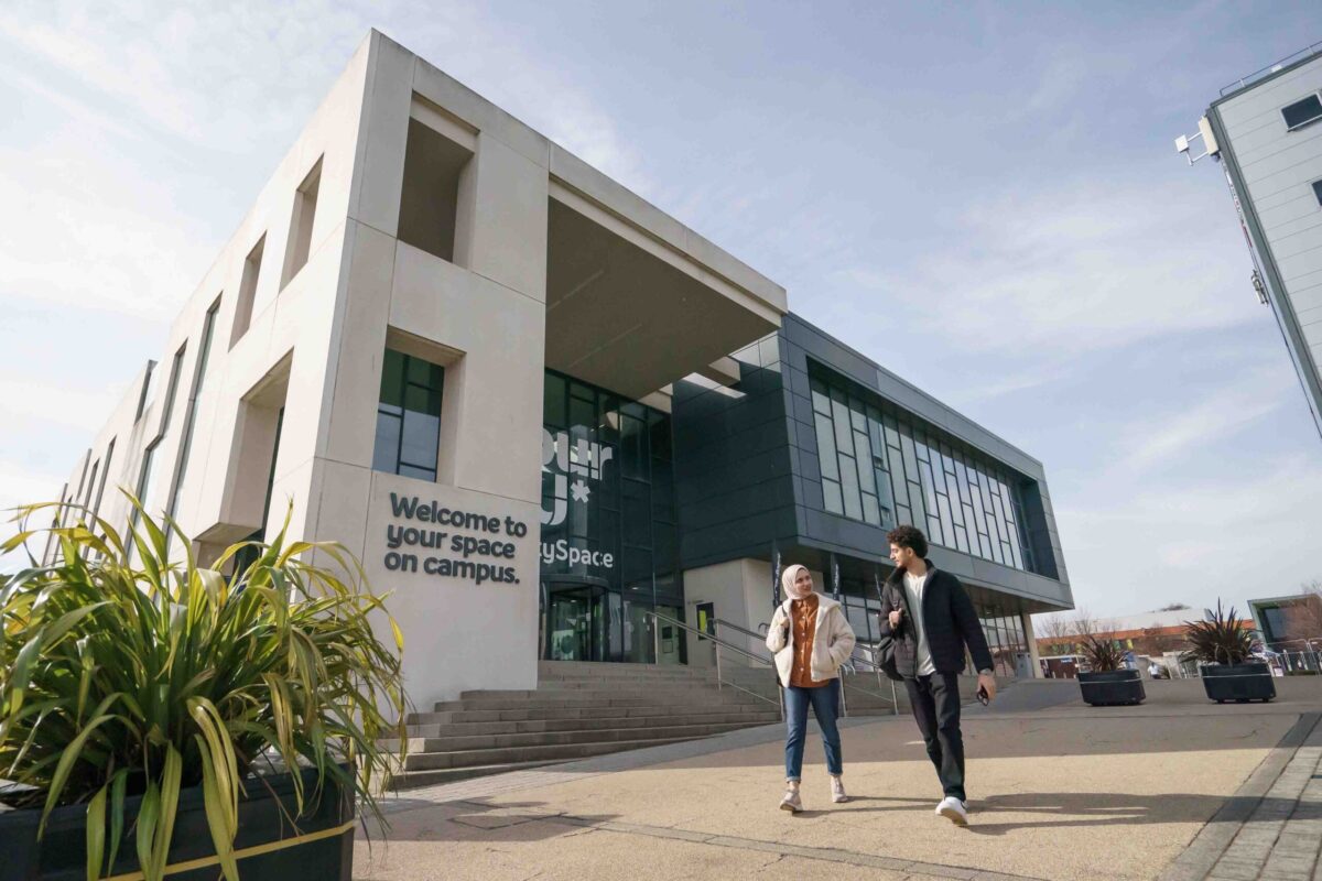 A winning result for the University of Sunderland in the 2025 National Student Survey: Delighted students have heaped praise on courses at the University of Sunderland in this year’s National Student Survey (NSS). A diverse range of programmes… dlvr.it/TLsGJj #HENews