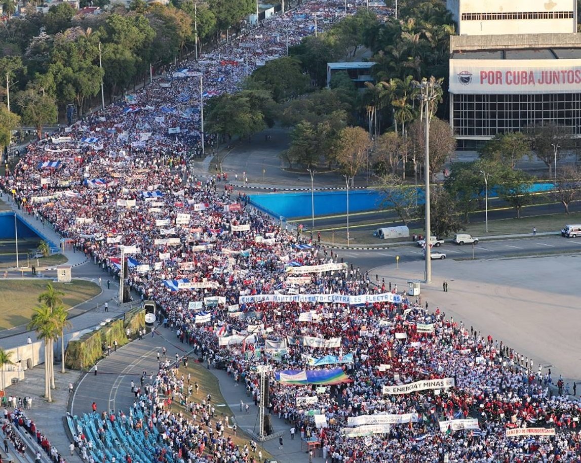 Cuatro años después de la victoria popular del 11 de julio de 2021 ratificamos que #CubaEstáFirme y que los intentos del imperio de recolonizarla fracasarán. #DePieYCombatiendo