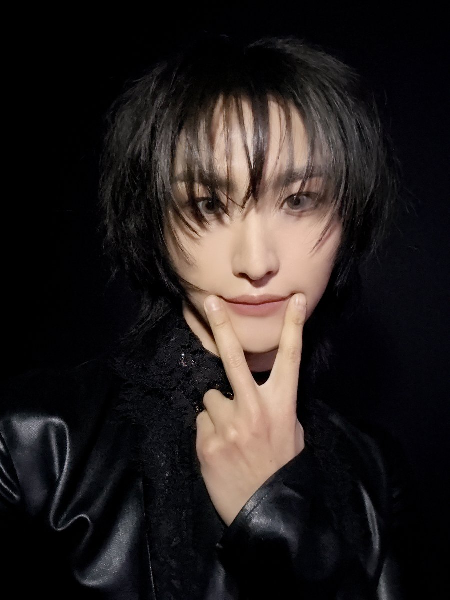 [📢] Listening Party on STATIONHEAD

Special photo of #SEONGHWA for ATINY🎧 

Don't miss ATEEZ's listening party on 
<a href="/STATIONHEAD/">STATIONHEAD</a>

⏰ Today, 11AM (KST) / 10PM (ET)
🔗 stationhead.com/ateez

#ATEEZ #에이티즈
#GOLDENHOUR #GOLDENHOUR_Part3 #In_Your_Fantasy_Edition #InYourFantasy