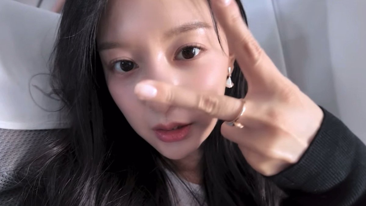gxwonii's tweet photo. 근데기내얼굴진짜개좋다 https://t.co/PdlxTXnVHt