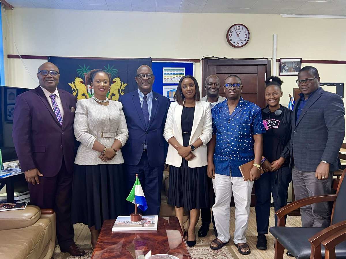 mohs_sl's tweet image. Yesterday, #MoH’s @DembyAustin received a delegation from @orange Foundation to discuss ways of possible collaboration in the health sector. Orange expressed interest in supporting the Minister’s vision to continue expanding progress in maternal health across the country.