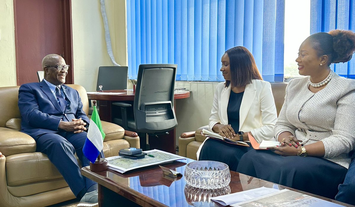 mohs_sl's tweet image. Yesterday, #MoH’s @DembyAustin received a delegation from @orange Foundation to discuss ways of possible collaboration in the health sector. Orange expressed interest in supporting the Minister’s vision to continue expanding progress in maternal health across the country.