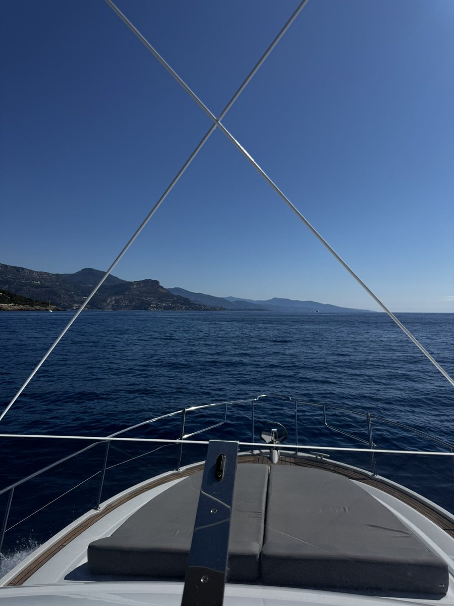 eleesatt's tweet image. What’s the point of building 24/7 online casino if we can’t enjoy life and be on a yatch on Friday arvo 😂