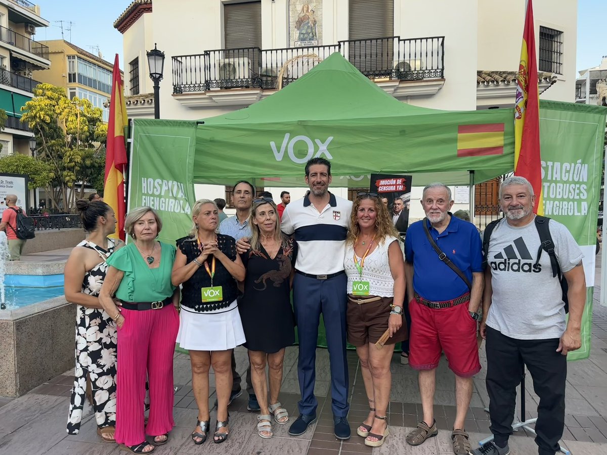 Vox_Fuengirola's tweet image. Jóvenes!! El futuro está en vuestras manos 🇪🇸 

Y sabemos que está a buen recaudo cuando vemos el éxito que tienen nuestras mesas informativas!! 

Nos demostráis que no tenéis miedo a nada ni a nadie!! 

Seguiremos trabajando por vosotros y por España 🇪🇸
