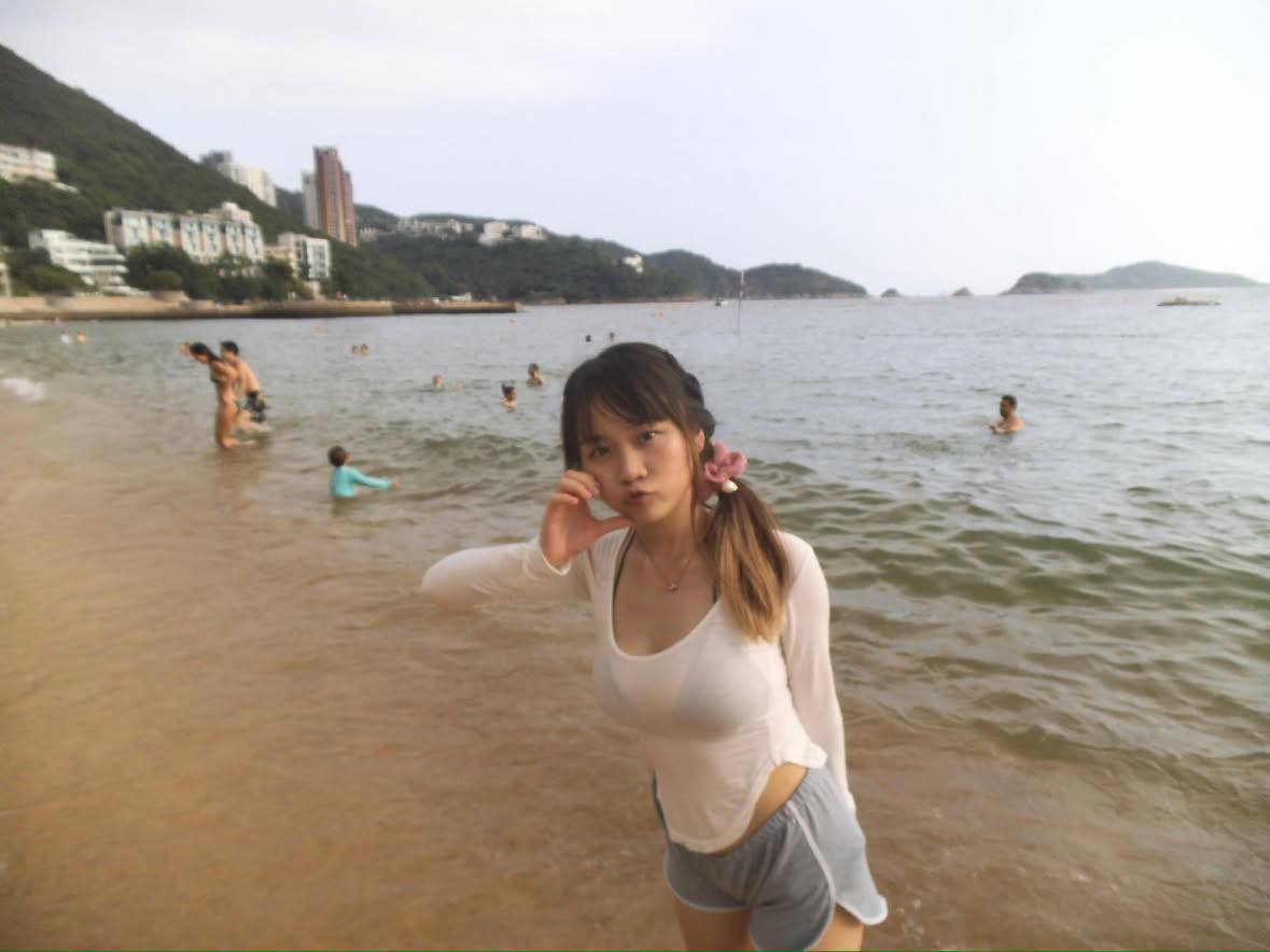 佢話佢有G奶，我我想check 下。
#巨大娘 #巨乳 #學生妹 #香港學生妹