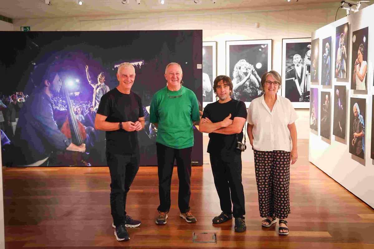 santelmomuseoa's tweet image. Gaur aurkeztu dugu Jazzaldia, irudi bidaia argazki erakusketa. Irailaren 28ra arte, doako sarrerarekin.
Hoy hemos presentado la exposición fotográfica Jazzaldia, viaje visual. Hasta el 28 de septiembre, con acceso gratuito.