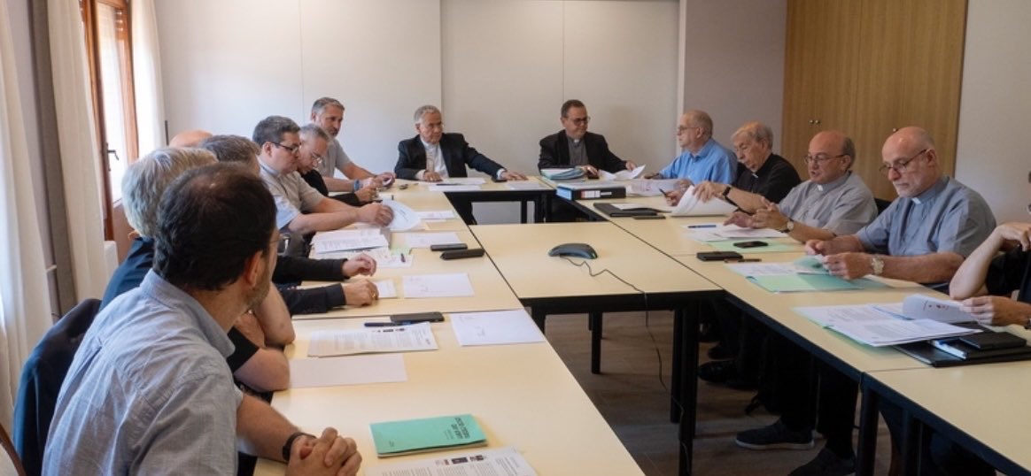 Dep.Pastoral FECC (@fecc_pastoral) on Twitter photo Aquesta setmana hem participat a la reunió dels bisbes <a href="/giecatalunya/">Giec Tarraconense</a> per presentar una proposta conjunta amb el <a href="/sicatequesi/">sicatequesi</a>. Gràcies per l’acollida i el pensar conjuntament la pastoral educativa a les portes dels 50 anys de l’#EscolaCristiana que volem (1976) Aquesta setmana hem participat a la reunió dels bisbes <a href="/giecatalunya/">Giec Tarraconense</a> per presentar una proposta conjunta amb el <a href="/sicatequesi/">sicatequesi</a>. Gràcies per l’acollida i el pensar conjuntament la pastoral educativa a les portes dels 50 anys de l’#EscolaCristiana que volem (1976)