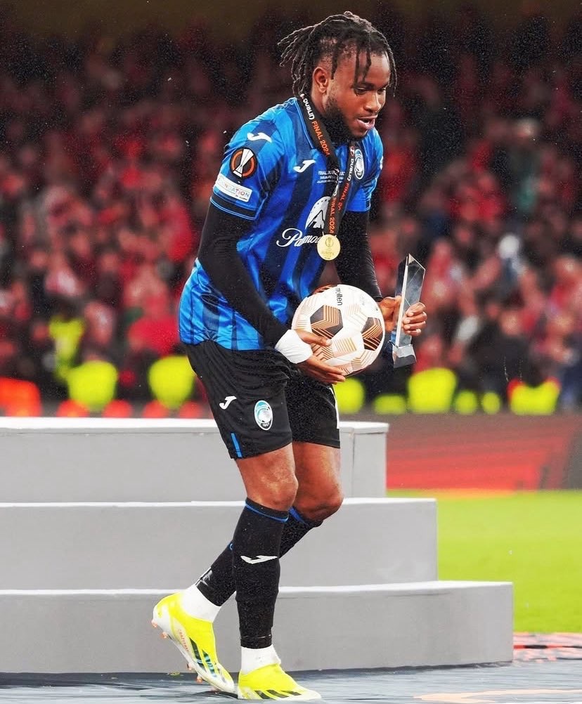 Transfer News Live (@deadlinedaylive) on Twitter photo 🚨 Barcelona head coach Hansi Flickc wants to sign Atalanta’s Ademola Lookman and sporting director Deco could soon launch a bid.
He would cost under €50M.
(Source:<a href="/sport/">Diario SPORT</a>) 🚨 Barcelona head coach Hansi Flickc wants to sign Atalanta’s Ademola Lookman and sporting director Deco could soon launch a bid.
He would cost under €50M.
(Source:<a href="/sport/">Diario SPORT</a>)