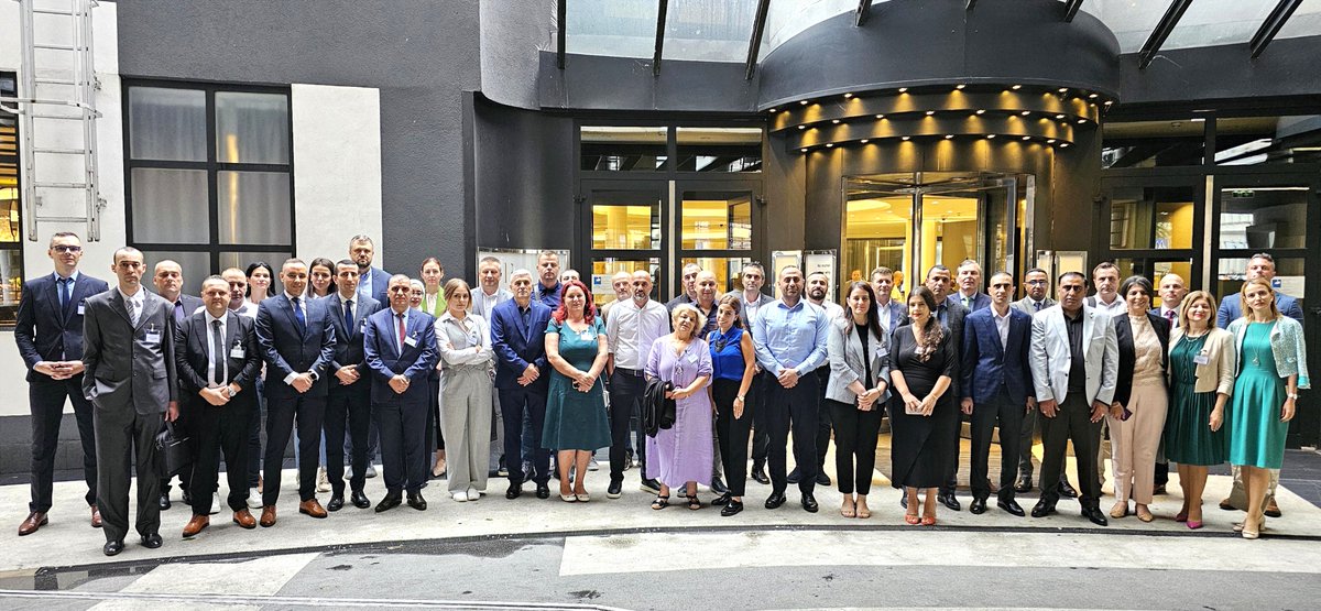 EU_CEPOL's tweet image. 🔵Extremist narratives are spreading across the #digital world — from social media to video games.
From 7–11 July, #CEPOL trained Western Balkans and MENA officials on detecting, investigating, & prosecuting online #radicalisation.
🔗Learn more:
cepol.europa.eu/international-…