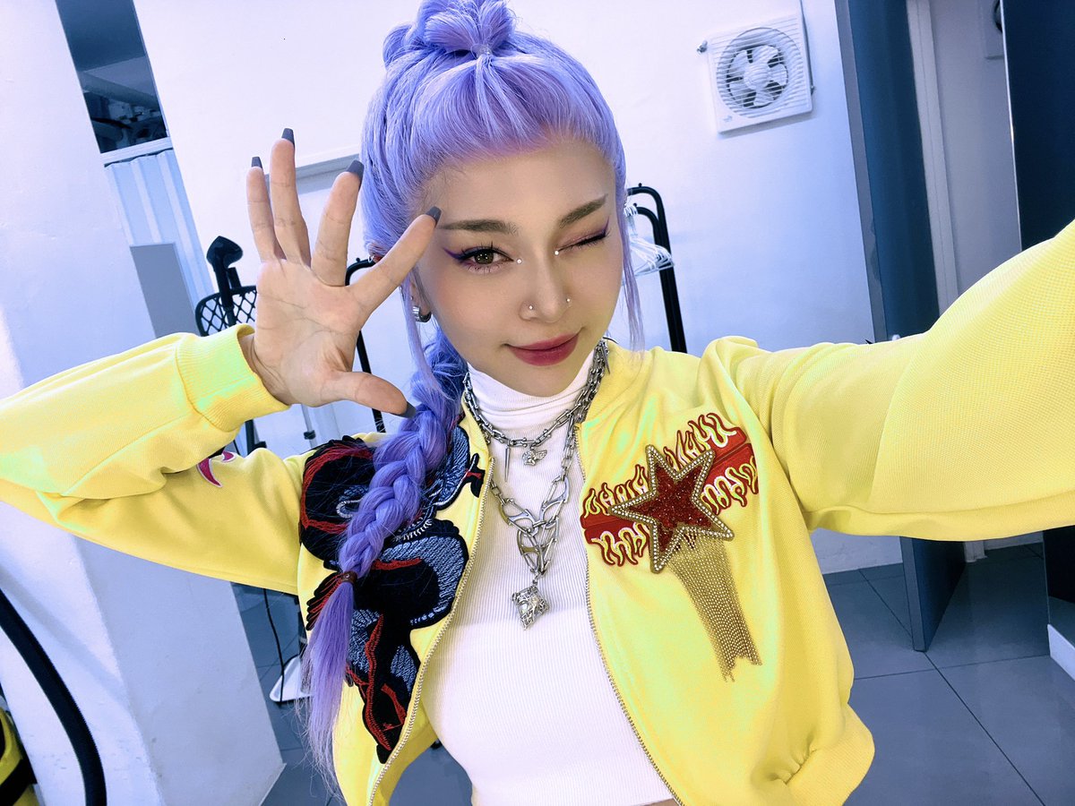 hehe 💜💛🖤