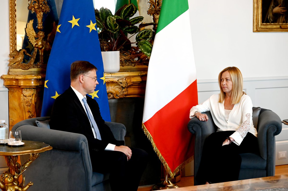 VDombrovskis's tweet image. Great meeting with Prime Minister @GiorgiaMeloni following the #URC2025.
We discussed economic developments, the importance of boosting competitiveness, and increasing defence spending.
Grateful to 🇮🇹Italy – and personally to PM Meloni – for her steadfast support for 🇺🇦Ukraine.