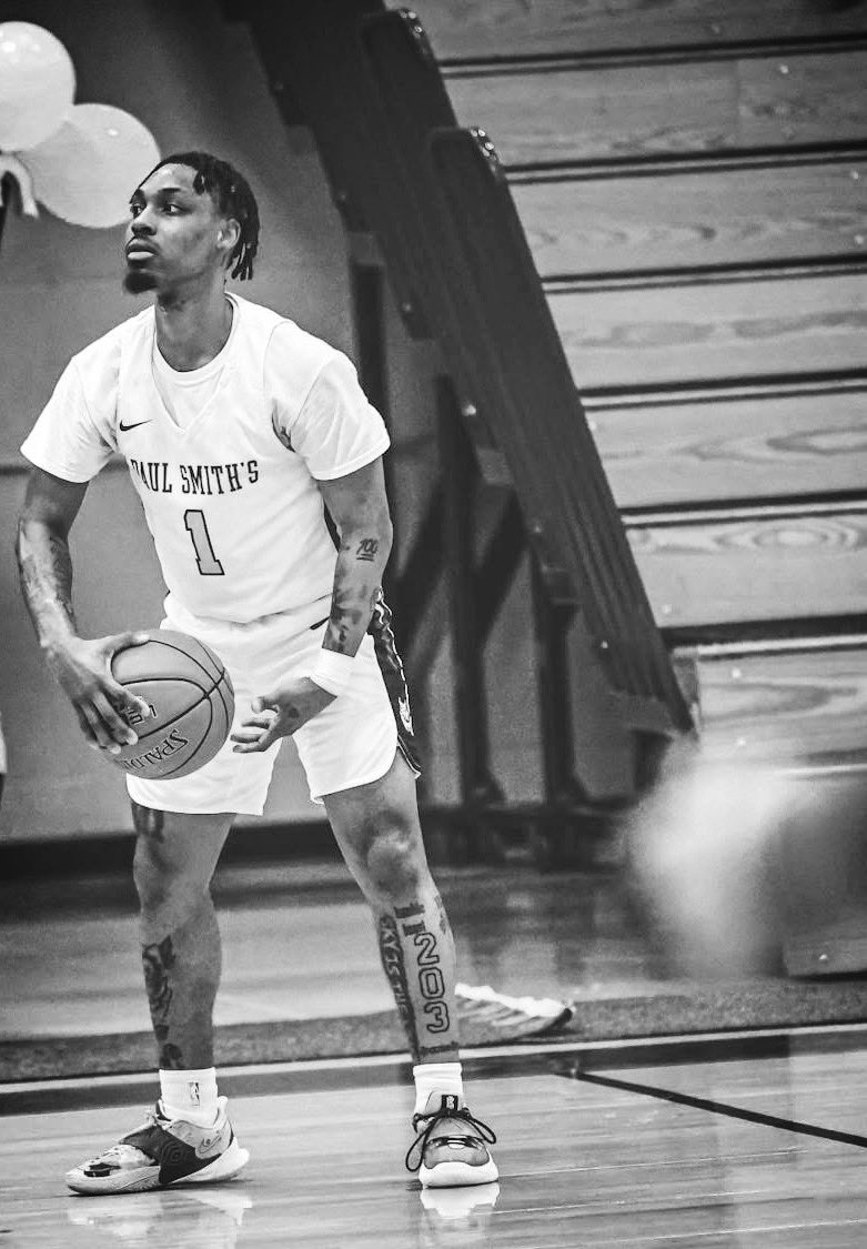 MomBoogs's tweet image. Happy Birthday Wishes to one of my babies @AntMillerJr Anthony Miller hope he has an awesome day and continues to follow God’s plan love him to the moon and beyond!! 🥳🎉💙💙💙
#BirthdayCelebration #myboysarebetterthanyours