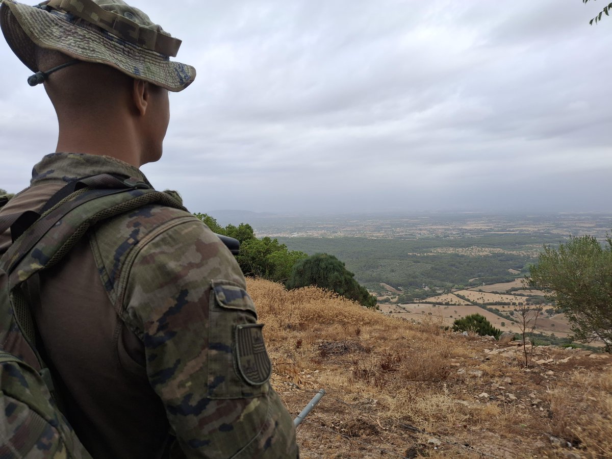 Los  militares del regimiento #Palma47 realizan patrullas  de presencia, vigilancia y disuasión en la costa sur de #Mallorca para garantizar la seguridad integral de la ciudadanía 🇪🇸. 
#OpsPvD #MOPS <a href="/MCANA_ET/">Mando de Canarias</a> <a href="/EjercitoTierra/">Ejército de Tierra 🇪🇸</a> #COMGEBAL