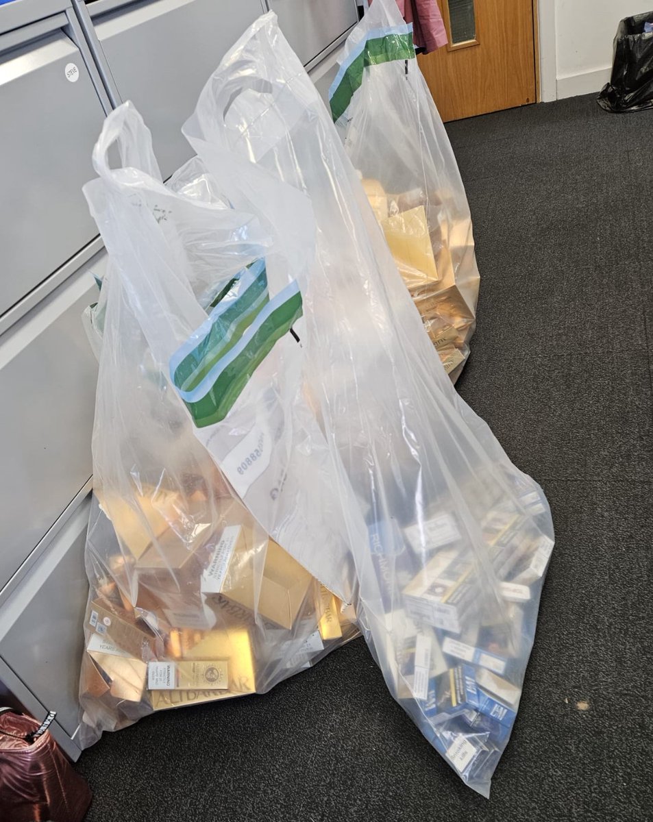 🏹 My Nottingham (@mynottingham) on Twitter photo These bags are full of illegal products - including illegal tobacco and non-compliant vapes.
We regularly take dangerous goods like these off the streets to help keep Nottingham safe.
Huge shoutout to the team and Frankie the detection dog!
<a href="/NottmCityTS/">Trading Standards</a> These bags are full of illegal products - including illegal tobacco and non-compliant vapes.
We regularly take dangerous goods like these off the streets to help keep Nottingham safe.
Huge shoutout to the team and Frankie the detection dog!
<a href="/NottmCityTS/">Trading Standards</a>