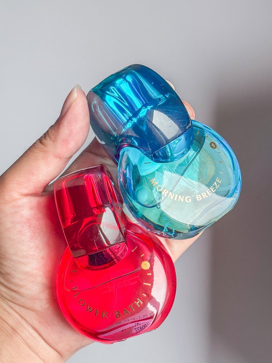 punya parfum banyak tapi yang DI PAKE ITU2 DOANG 😭✊🏻

ini 2 parfum yang aku pake bgt buat daily, rill kaya bunga berjalan kalo lagi pake perfume ini…CUMA 100RIBUAN 💅🏻