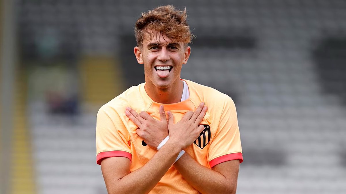 🚨Informa <a href="/solofichajes123/">solofichajes123</a> que el <a href="/Cadiz_CF/">Cádiz Club de Fútbol</a> se interesa en el fichaje del delantero roteño Adrián Niño. 

👉🏻 Delantero que ha jugado con el Atlético de Madrid 'B' 32 PJ, y ha anotado 10G 

👉🏻 21 años, en 1ªRFEF. Y ya a las órdenes del Cholo. 

💵 El Málaga también negocia por él.