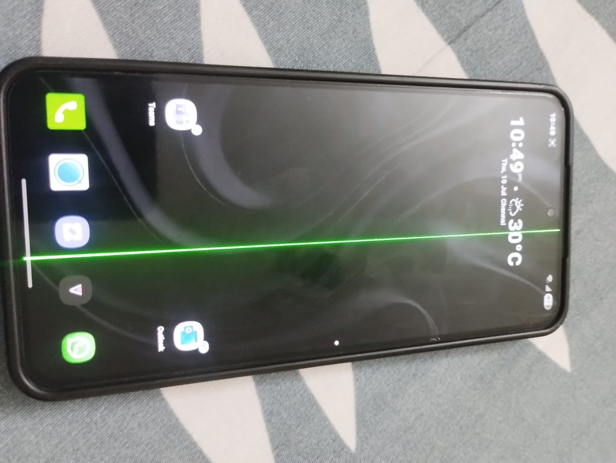 TamilarasuP6's tweet photo. Samsung galaxy s23 green line isssue after iam updating my phone #samsunggreenline
#samsungdisplay
#samsunghealth
#greenline
#samsungs23
#samsungquality
#greenlineissue
#Softwareupdate
@SamsungMobileUS
@SamsungIndia
@SamsungMobile https://t.co/nK5PMRXKKN