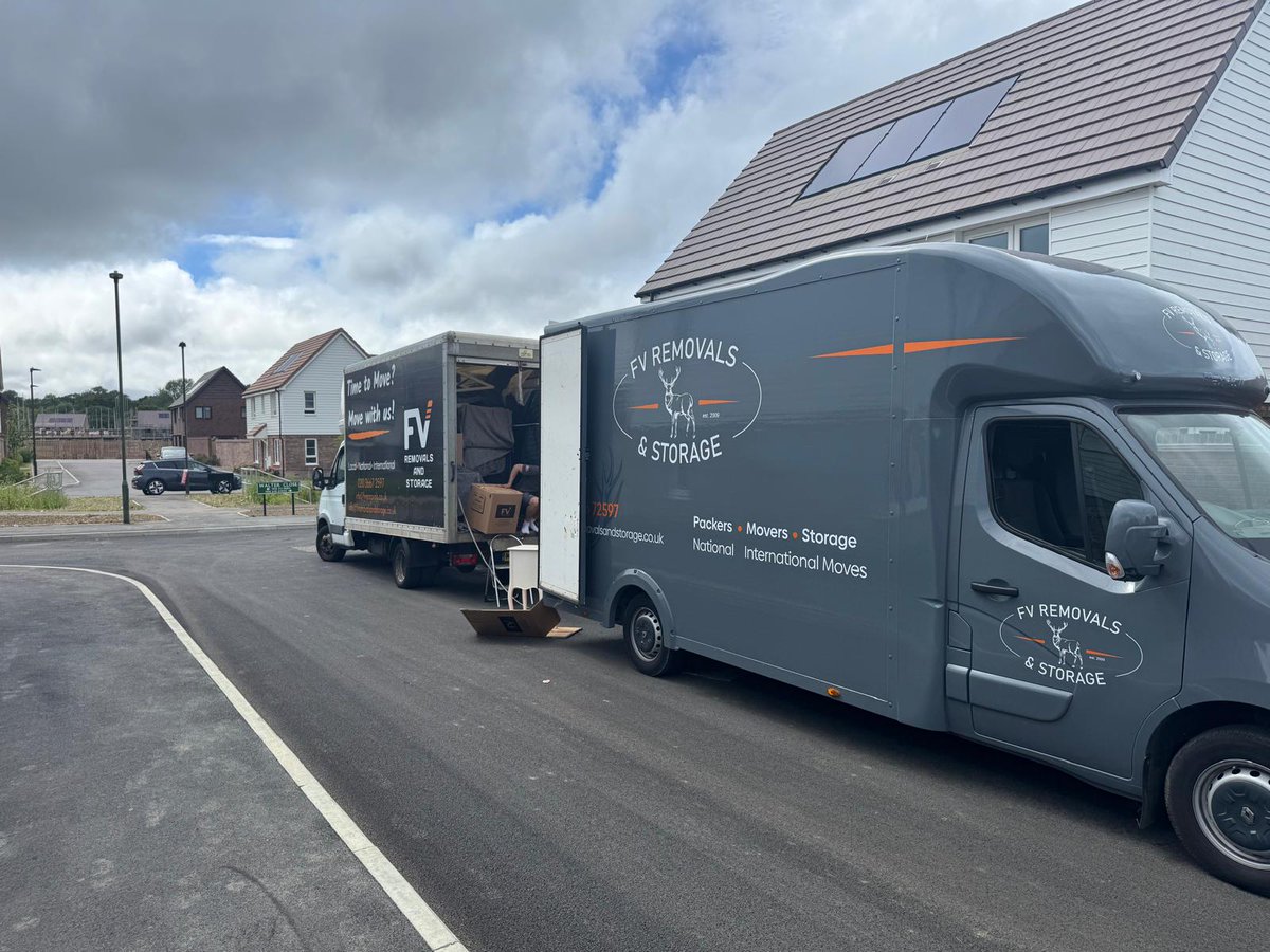 FvRemovals's tweet image. 🚛 Need to move without the stress?
Let @FvRemovals handle it for you!
✅ Fast
✅ Reliable
✅ Affordable
Whether it's a home or office move — we’ve got you covered.
📦 DM us for a free quote today! #MovingDay #RemovalService #FVRemovals