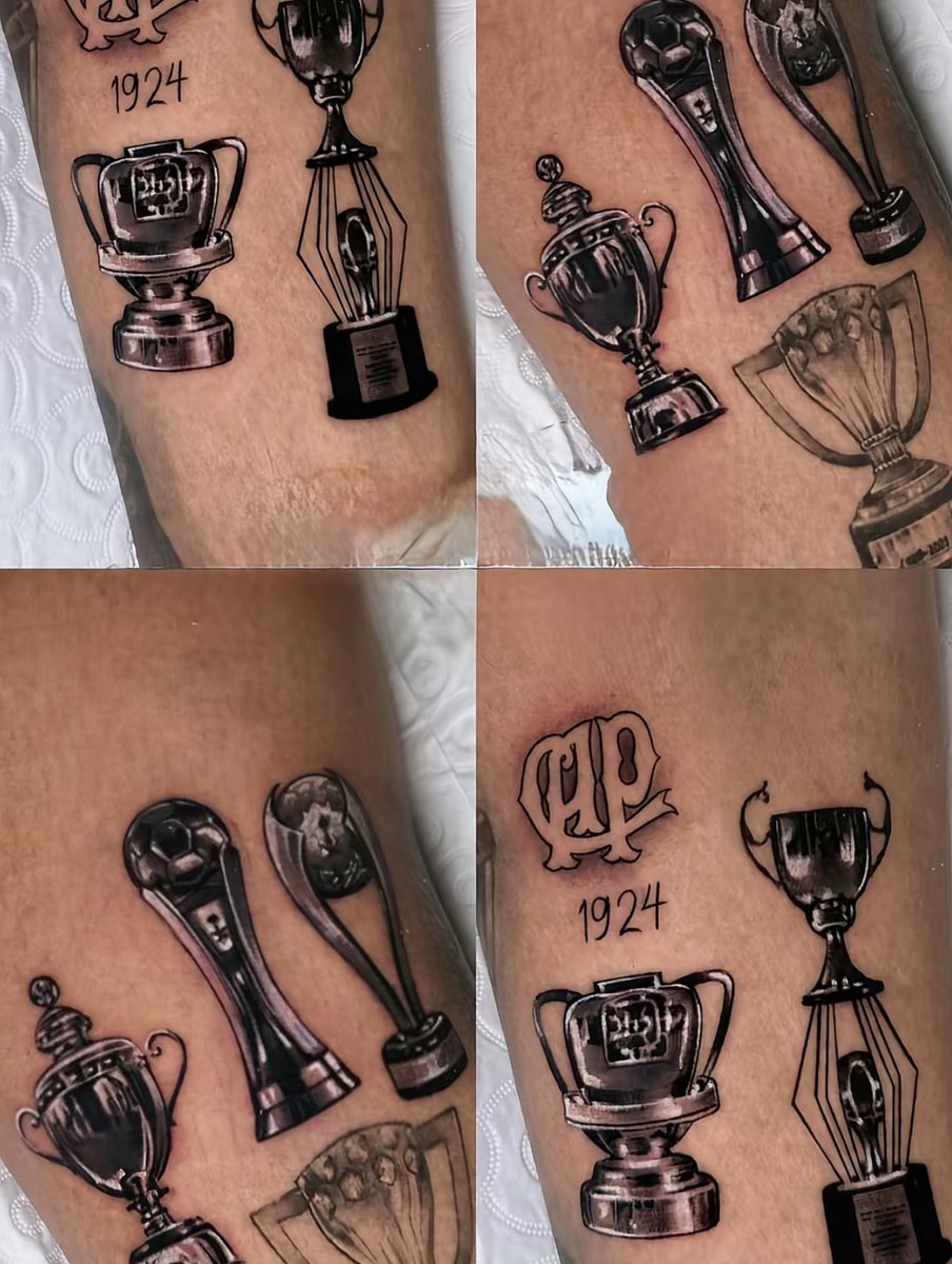 لودي رسم وشم على قدمة لبطولات الهلال الموسم الماضي 😢

"العاشقون لايغيرون من يعشقون "
💙💙💙💙💙💙💙💙💙💙