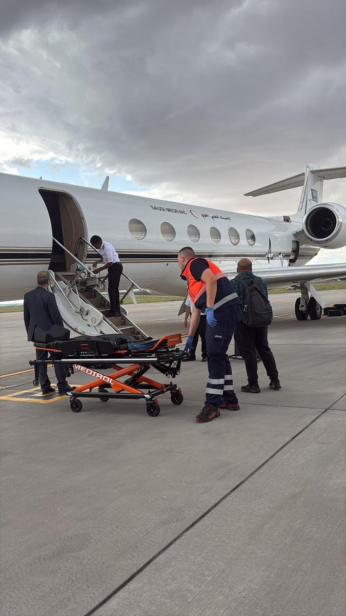 نقل مواطن سعودي من #التشيك إلى #السعودية، عبر طائرة الإخلاء الطبي السعودي، لإستكمال علاجه على أرض الوطن.

#السعودية_العظمى 🇸🇦🇸🇦