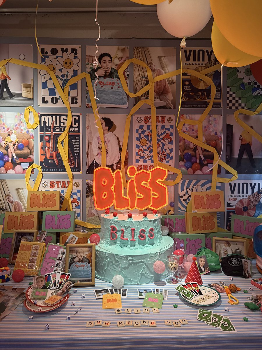 terminallie's tweet photo. The pop-up is so pretty 🥹🥹

#도경수 #DOHKYUNGSOO
#BLISS #DOHKYUNGSOO_BLISS
#SING_ALONG #BLISS_POPUP_STORE
#사운드웨이브 https://t.co/RsAtlQdsG3