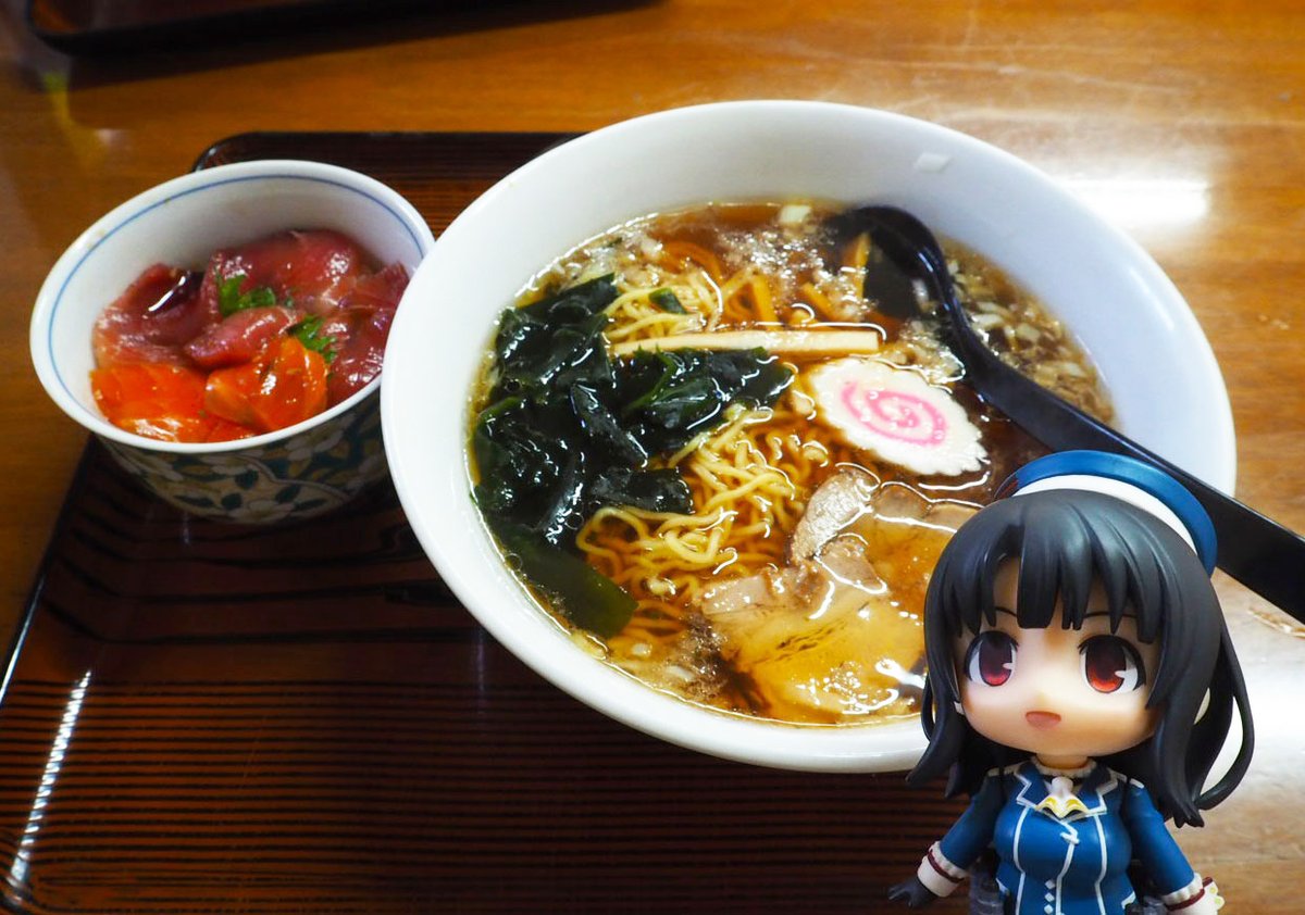 #深夜のねんどろ撮影60分一本勝負 
7/11【らーめん】フライング　（再掲かも）
ラーメンにはナルトが入っていると全体が一気に引き締まる気がします