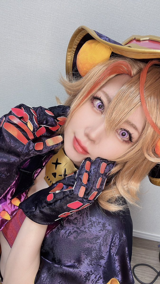 緊張しすぎてハロちゃん宅コスした(左右反転してなくてごめんね)

全身着れましたがすでに羽根が壊れて今日は大人しく修理します‼️パンツ三重で履きます‼️