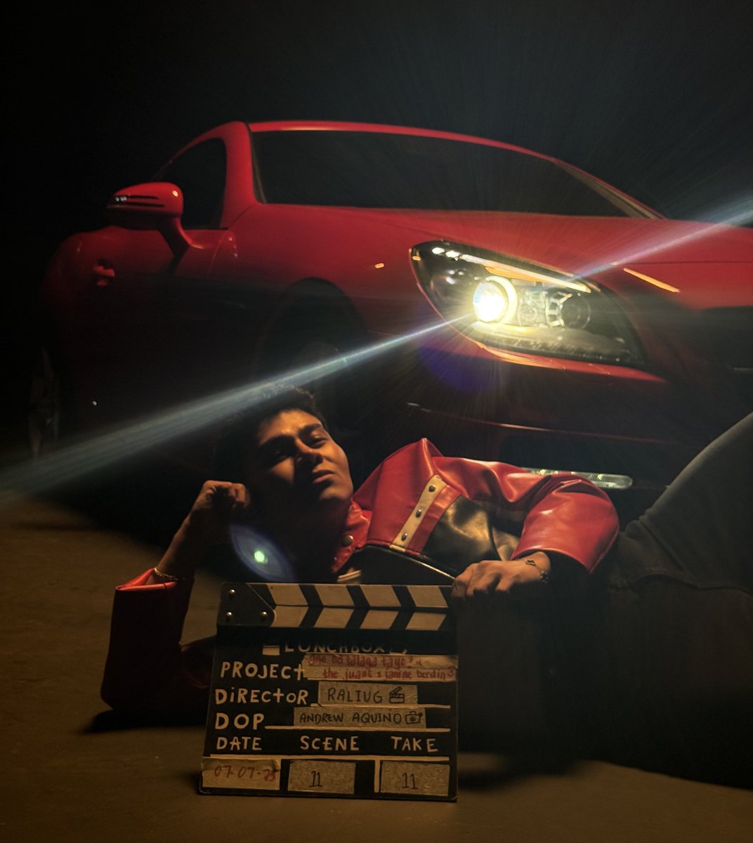 One shot perf! 

youtu.be/hxAT5PDoq0A?fe…

AnoBaTalagaTayo X Janine
<a href="/TheJuans_BAND/">The Juans</a> <a href="/janineOTOT/">not janine berdin</a> 
#TheJuansABTTJaninePerformanceVideo