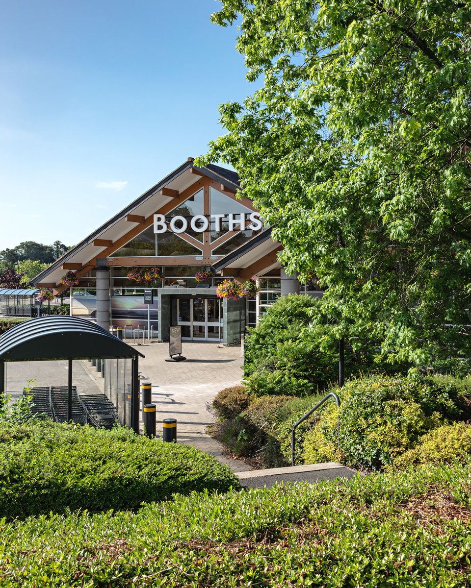 It's a double celebration for team Ulverston today 🥳🚦

Not only are they celebrating 30 YEARS as part of the local community, the local roadworks have also finished so you can access the store more easily!

Why not pop in and wish them a very happy birthday 🎂