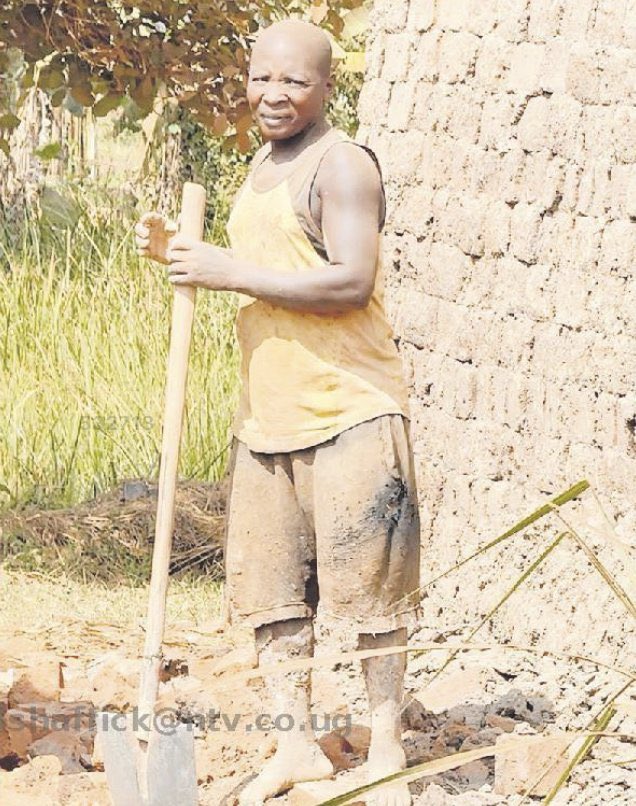 Almost_there256's tweet image. Ugandans keep posting about need for seeking change and wisdom and then turn around in the same week to blame this hero.
A true man, who only depends on himself not handouts, ass kissing and prostitution of values.
Choose a side, people