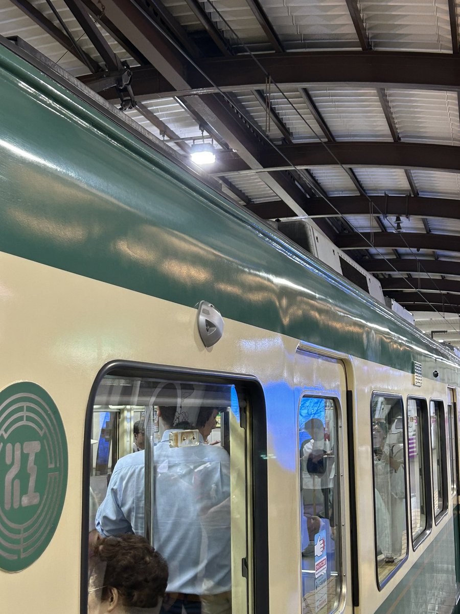 parr265's tweet image. そういえば、江ノ電に車外カメラが付いてた！