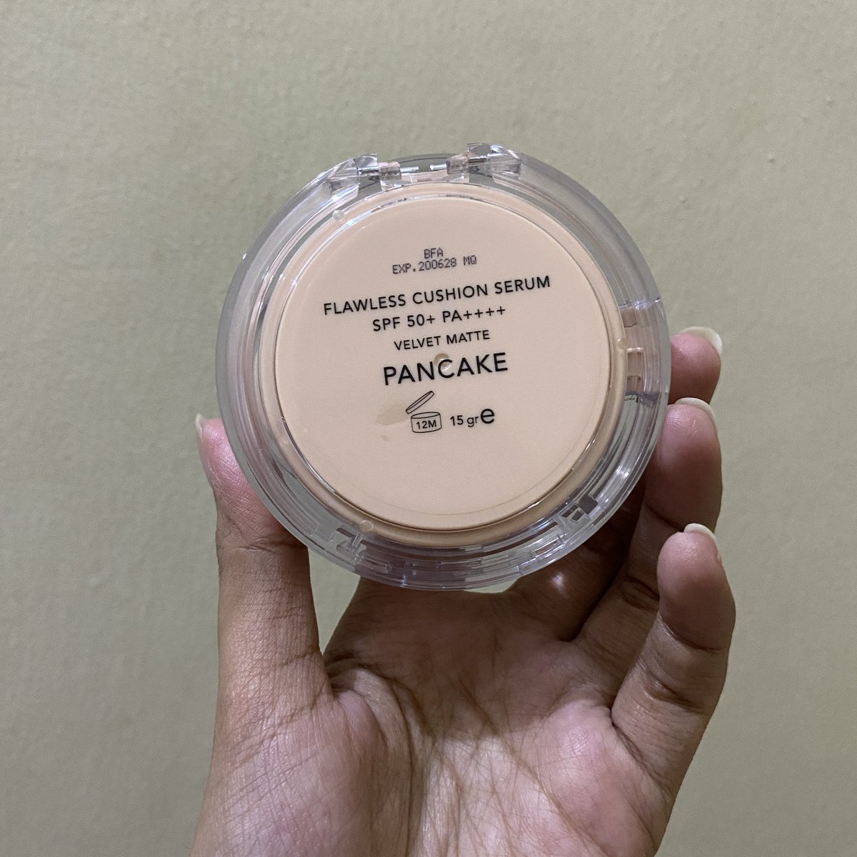 kariayoo's tweet photo. #wts cushion velvet matte esqa shade pancake, baru 1x pemakaian ternyata salah pilih shade 😔

💰120k https://t.co/L1ql8jTjC7