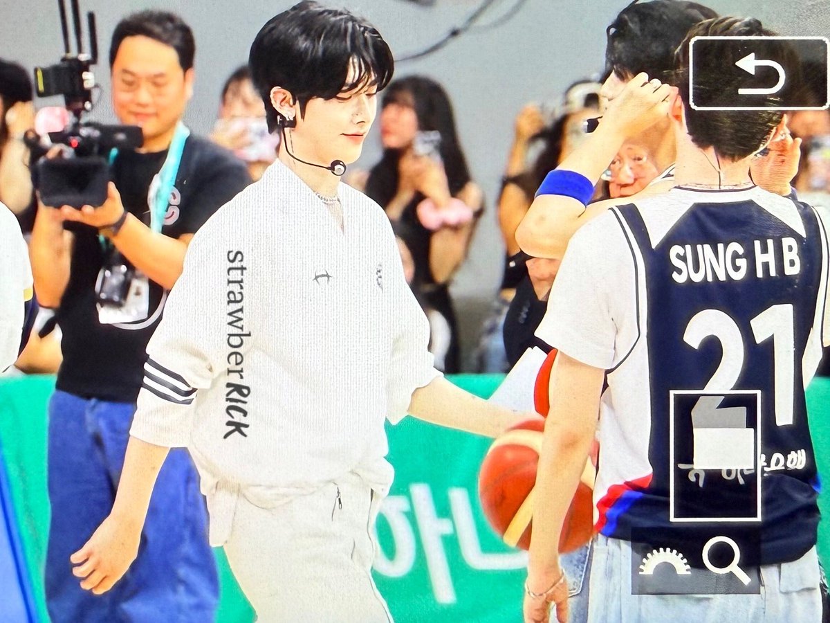 StrawberRick99's tweet photo. 250711 preview 

#RICKY #리키 #沈泉锐 #リッキー #ZB1 #ZEROBASEONE #제베원 https://t.co/6DeBWW1zuU
