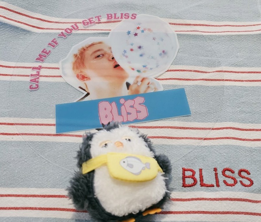 Hestia_D112's tweet photo. 📣 됴콘 부채 나눔 공지 1.

2025 DOH KYUNG SOO
ASIA CONCERT
< Do it ! > in SEOUL

[ BLiSS ] 부채 🧊🌀
🧡 rt + 티켓 or 팔찌
💛 2025.7.19 
💚 30개
🩷 시간 - 이후 다시 공지 
( 나눔시간 길지는 않을 예정 😂)
#도경수 #DOHKYUNGSOO
#BLISS #DOHKYUNGSOO_BLISS
#됴콘나눔 https://t.co/7ENqSZ3thC