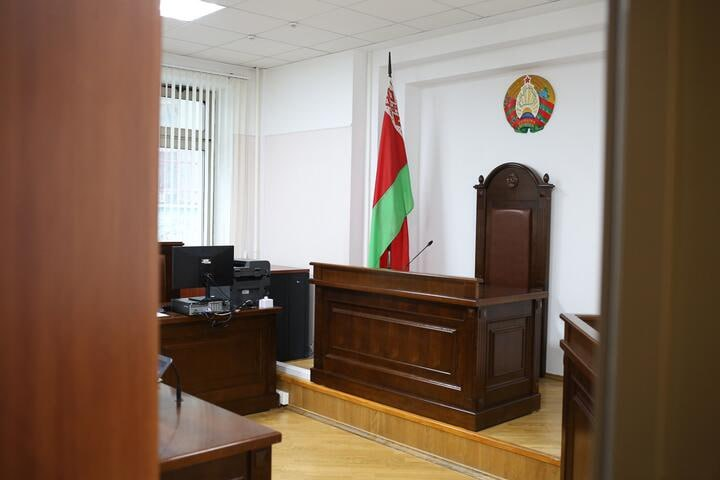 Па «справе Гаюна» адбылося ўжо як мінімум 6 судовых працэсаў

Праваабаронцам вядома пра як мінімум 26 пацверджаных(!) фігурантаў «справы Гаюна», якіх змясцілі пад варту. Агульная ж лічба затрыманых значна больш.

spring96.org/be/news/118282