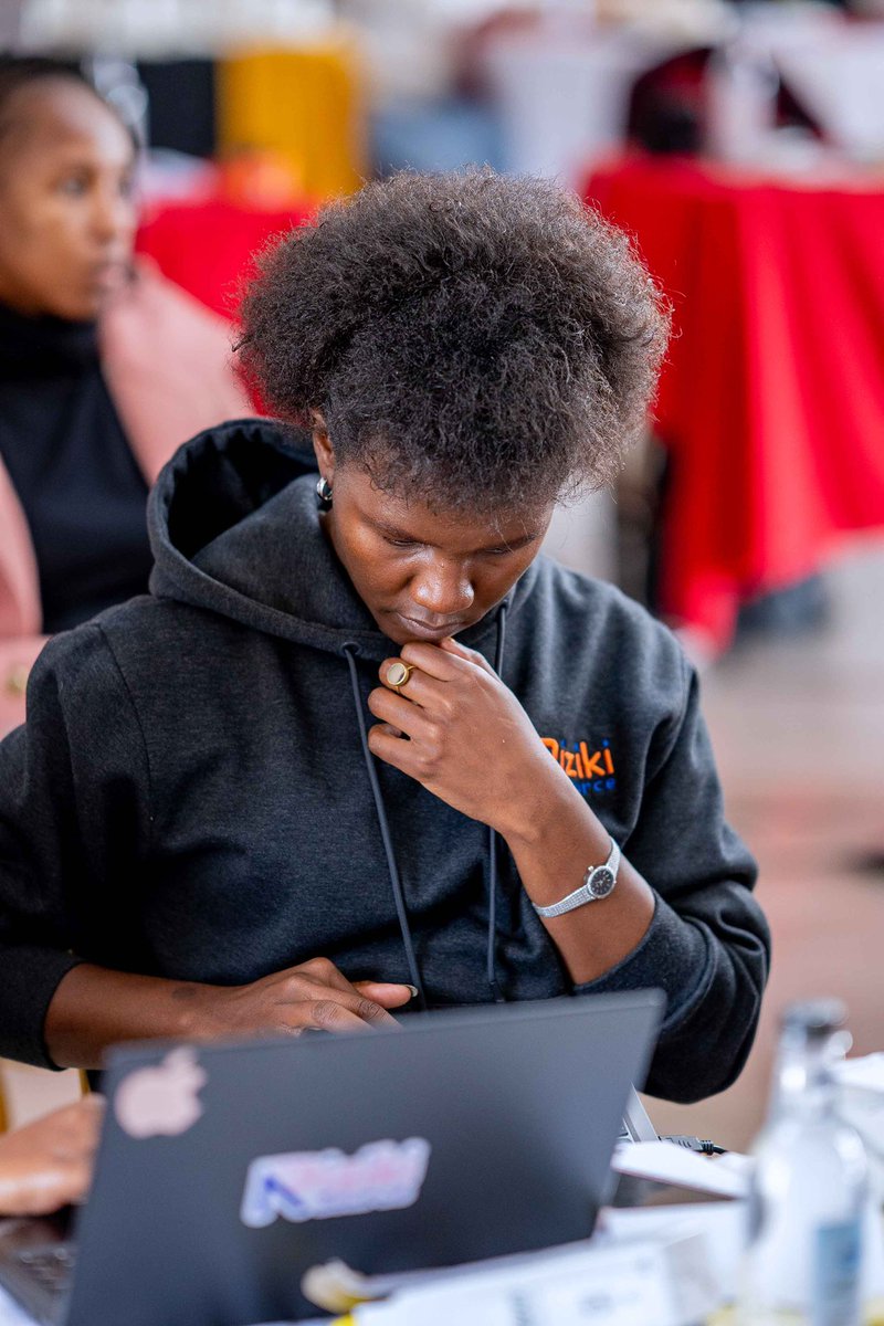 Teamwork makes the dream work! 🤝

Riziki Source team is on the ground, supporting the Inua Biz finalists every step of the way.

#inuabizchallenge2025 #rizikisourceat10 #innovatecatalyzethrive