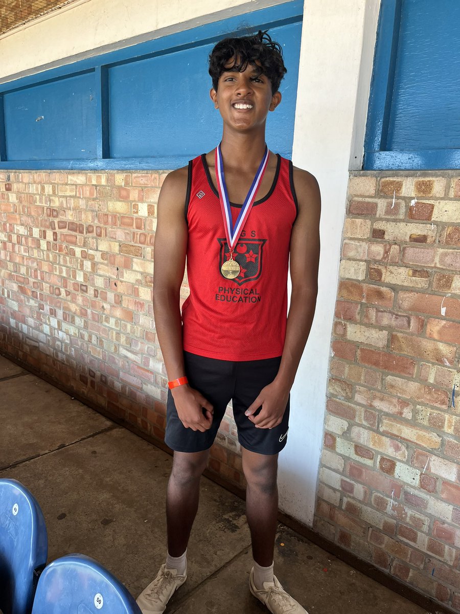 Gold in the boys 200m 🥇👏