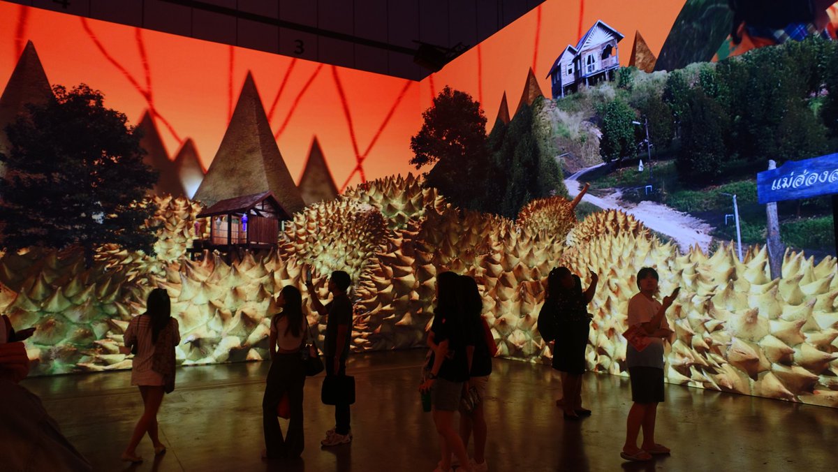 1_gallary's tweet image. เมื่อวานไปเดินงาน #THACCAsplash มาค่ะ ติด rx100m3 (เห่อมาก เพราะเพิ่งได้เปลี่ยนแบต) มาด้วย เลยลองเอาไปสแนปขำๆดู ไปยืนดูระเบียบวาทะศิลป์ กับรัตนศิลป์อินตาไทยราษฎร์คือม่วนจอยสุดๆ