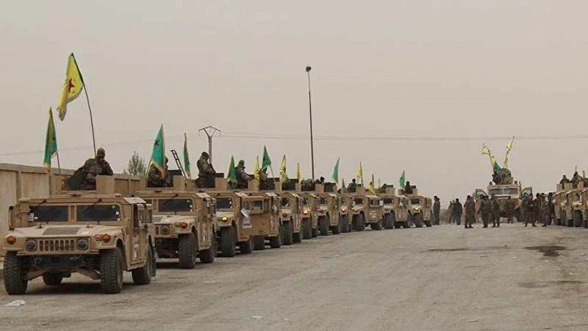 PKK'yı Erdoğan bitirmişmiş de, tarih yazmış da falan filan. Yersen!

Yine bir; algı ve manipülasyonla Erdoğan'ı ilahlaştırma, kahramanlaştırma, AKP kitlesini kandırma ve aptal yerine koyma operasyonu. 

O sırada büyüyen PKK:

#SilahlarSusuyor #Süleymaniye Terörsüz Türkiye PKK'lı