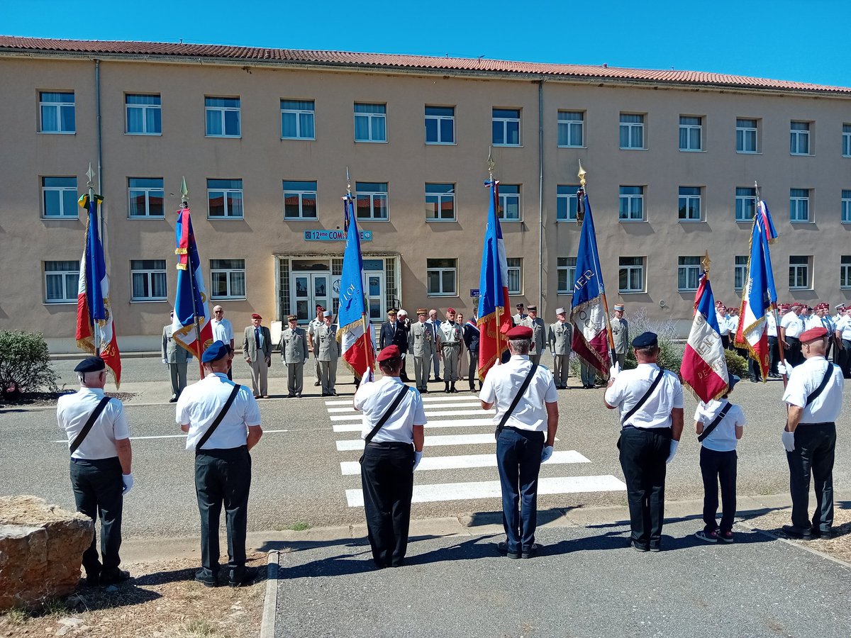 DSDEN82's tweet image. Passation de commandement au camp militaire de Caylus. L'inspecteur académique @LeNormandCyril1 en a profité pour rencontrer et échanger avec le nouveau lieutenant-colonel Olivier Sliwanski.