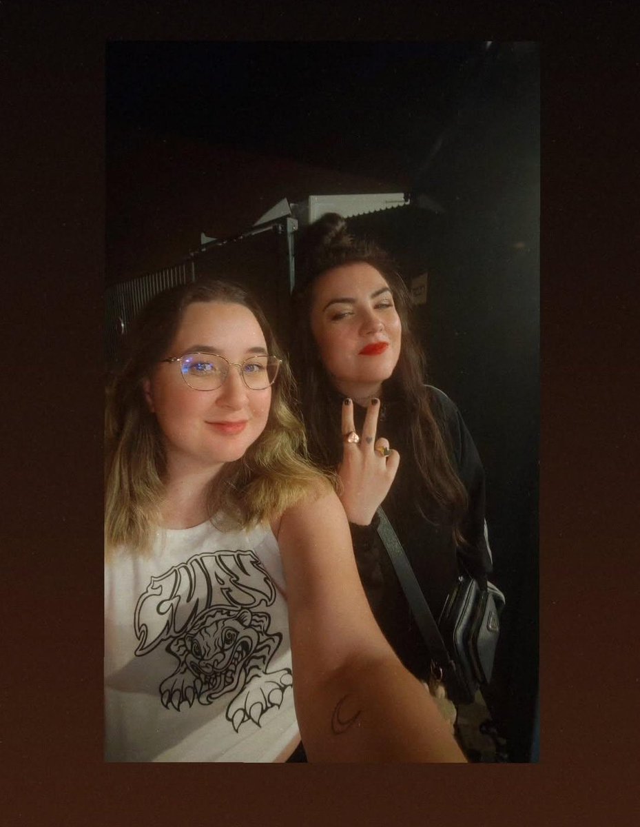 Ma reine <a href="/HoshiOfficial/">Hoshi</a> même fatiguée tu restes incroyable 🖤